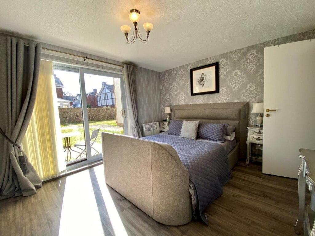 Largs Sea Front, Modern Apartment Luaran gambar